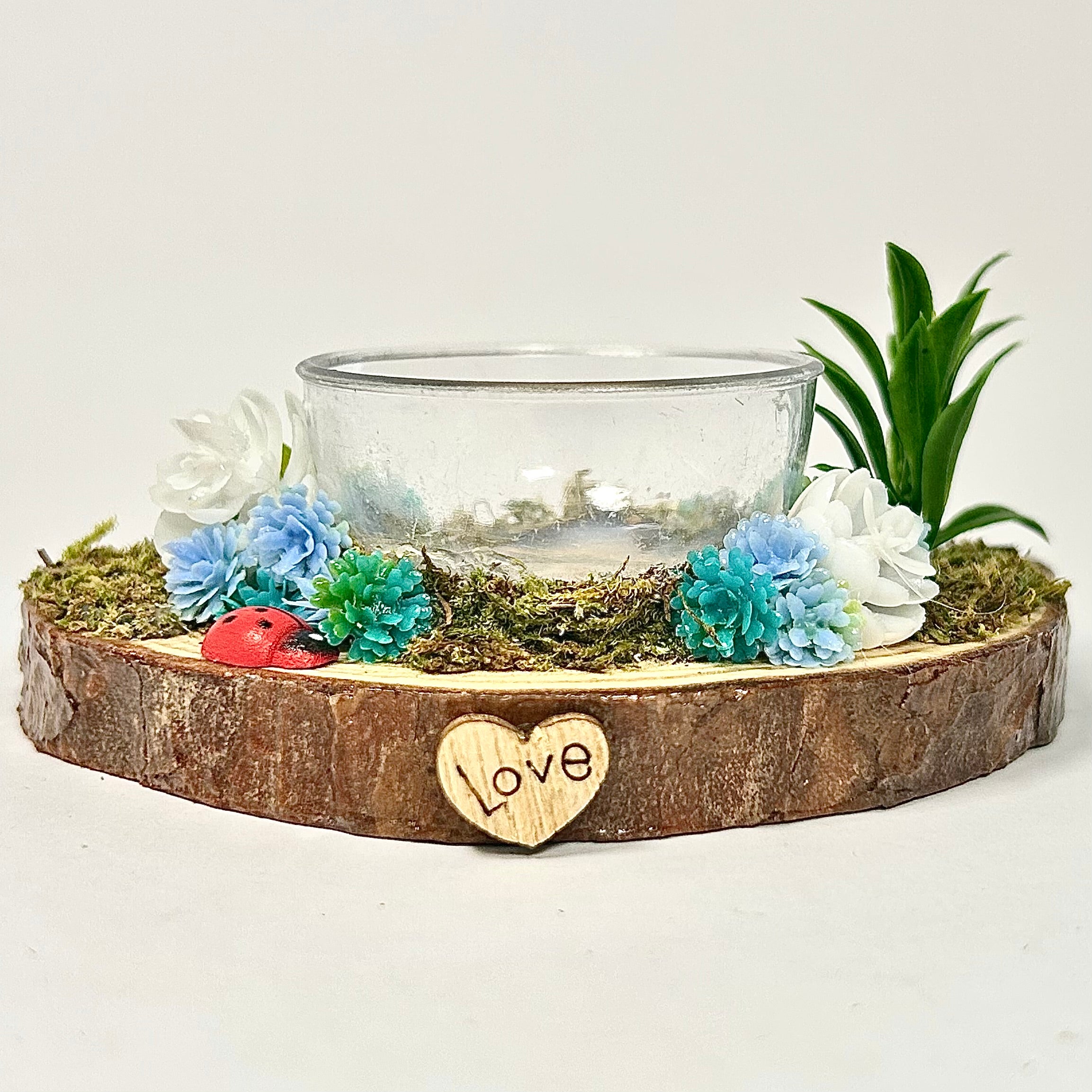 Blossom Bowl Ledge – Practical, Pretty, and Perfect for Feeding Time!